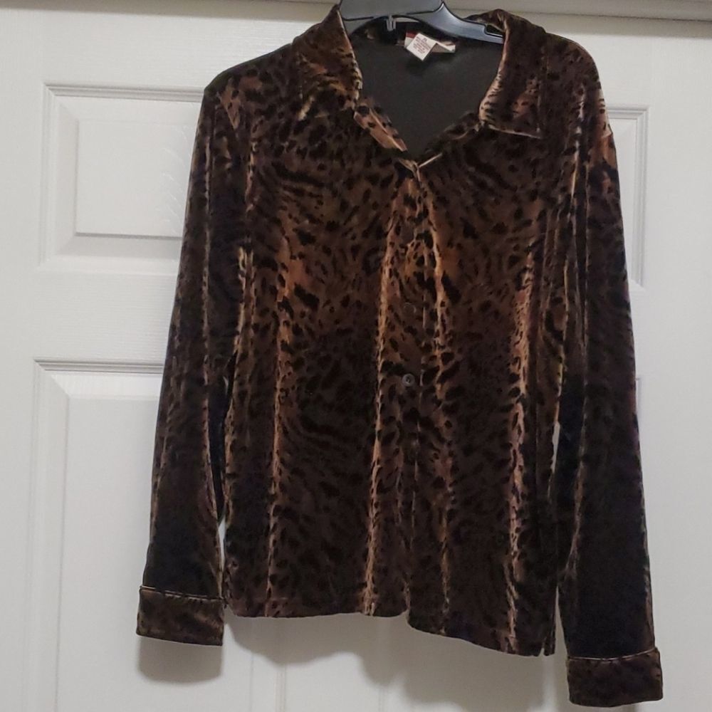 ❣️JM collection tiger suede long sleeve blouse